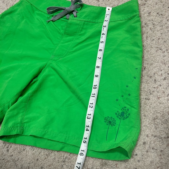 Women’s size Small Bright Green Kokatat board shorts - Picture 3 of 7
